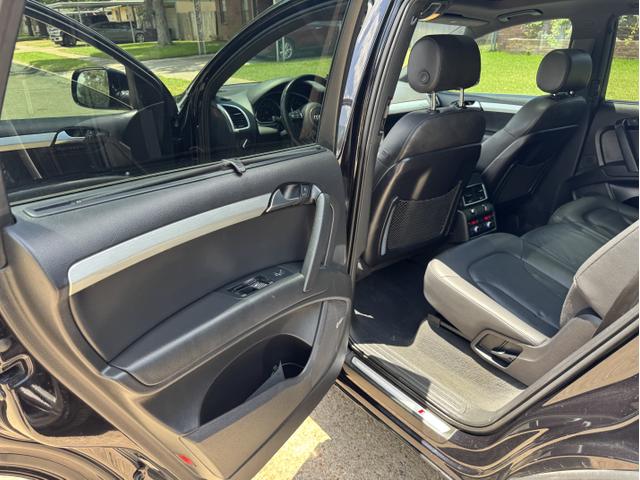 Photo of 2015 Black Audi Q7