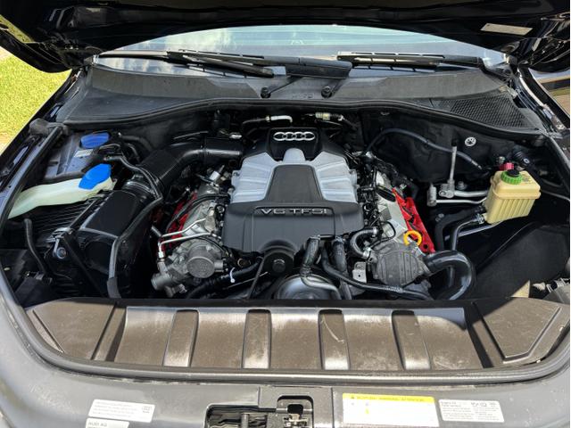 Photo of 2015 Black Audi Q7