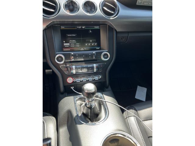 Photo of 2015 White Ford Mustang