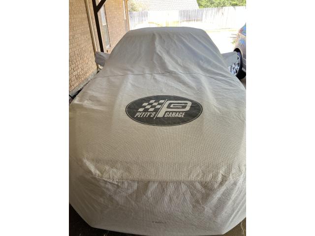 Photo of 2015 White Ford Mustang