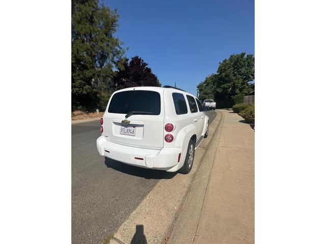 Photo of 2010 White Chevrolet HHR