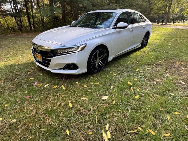 Photo of 2021 White Honda Accord