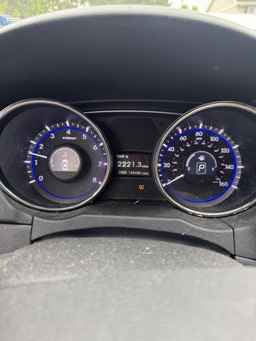 Photo of 2011 White Hyundai SONATA