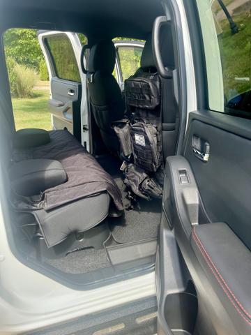 Photo of 2024 White Nissan Frontier