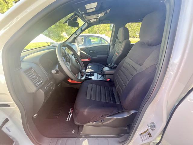 Photo of 2024 White Nissan Frontier