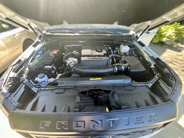 Photo of 2024 White Nissan Frontier