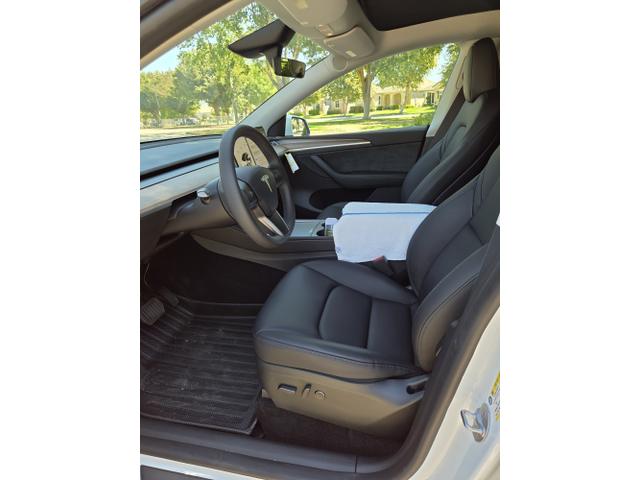 Photo of 2023 White Tesla Model Y