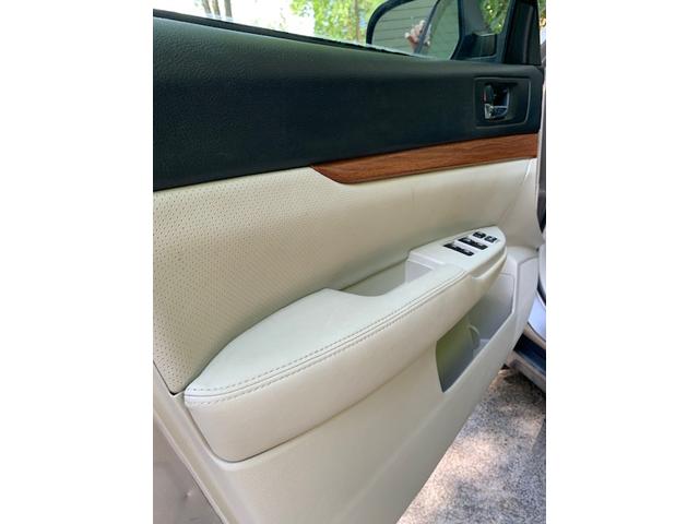Photo of 2014 Gray Subaru Outback