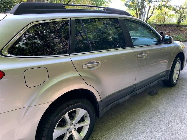Photo of 2014 Gray Subaru Outback