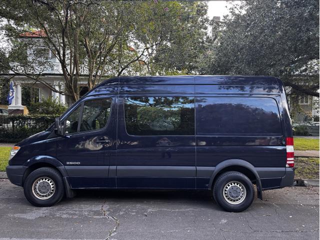 Photo of 2008 Blue Dodge Sprinter