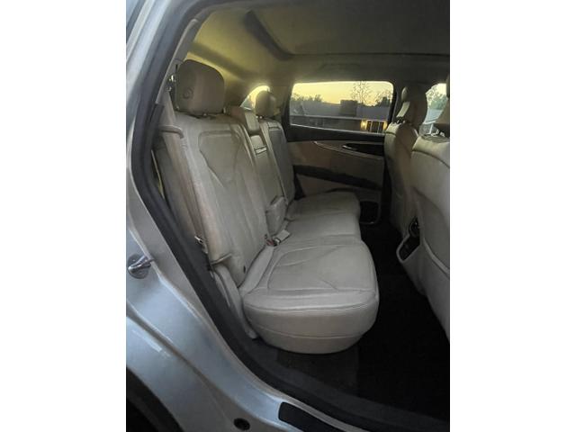 Photo of 2016 Silver Lincoln MKX