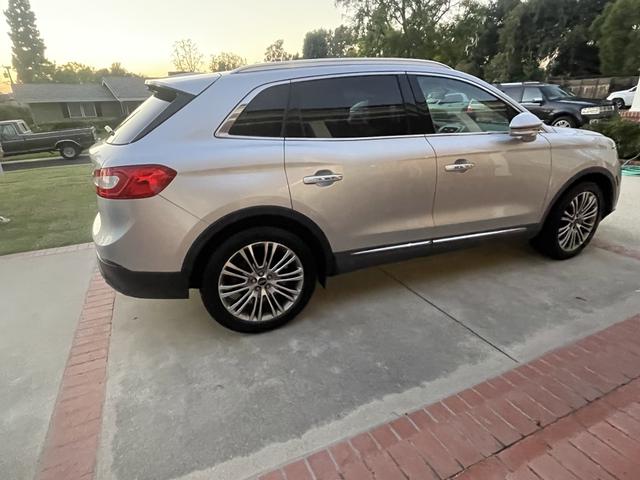 Photo of 2016 Silver Lincoln MKX