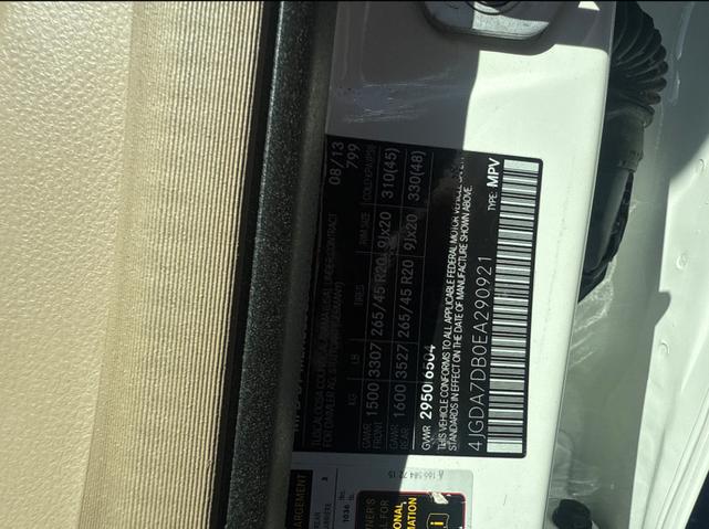 Photo of 2014 White Mercedes-Benz M-Class