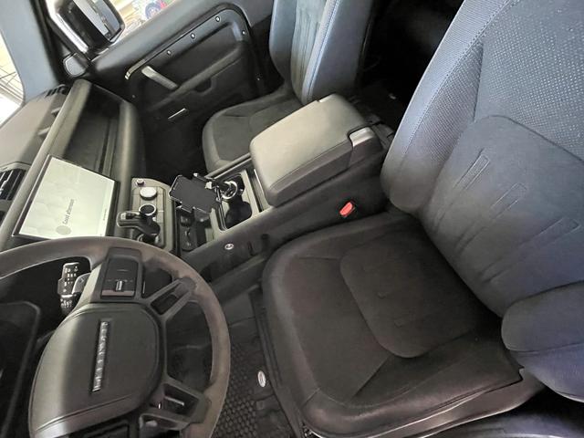 Photo of 2023 Gray Land Rover Defender