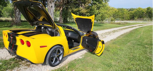 Photo of 2008 Yellow Chevrolet Corvette