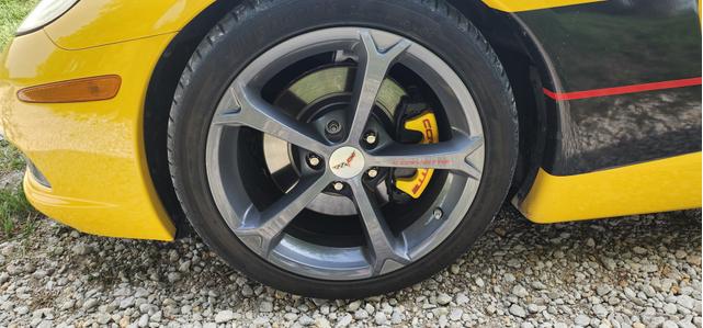 Photo of 2008 Yellow Chevrolet Corvette