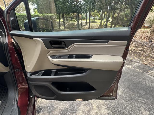 Photo of 2019 Red Honda Odyssey