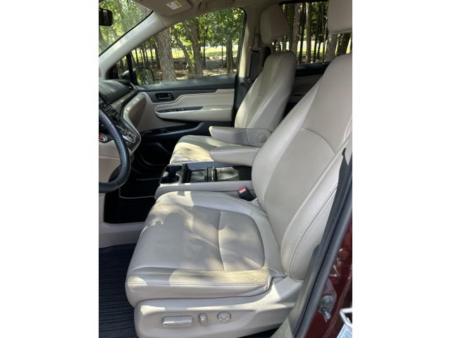 Photo of 2019 Red Honda Odyssey