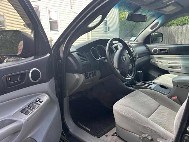 Photo of 2011 Black Toyota Tacoma