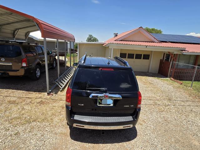Photo of 2006 Black Saturn Vue