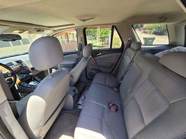 Photo of 2006 Black Saturn Vue