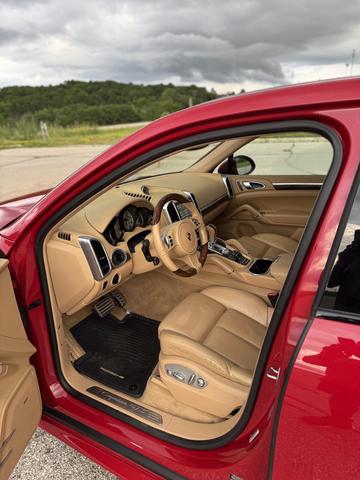 Photo of 2013 Red Porsche Cayenne