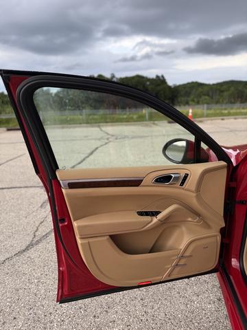 Photo of 2013 Red Porsche Cayenne