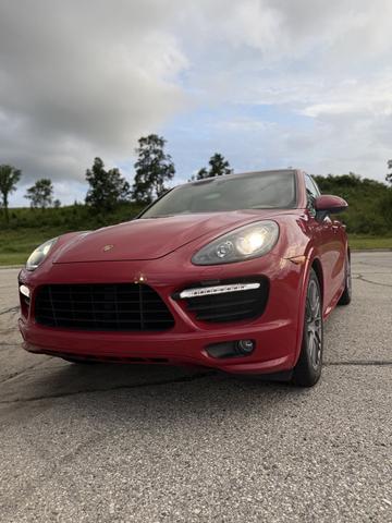 Photo of 2013 Red Porsche Cayenne