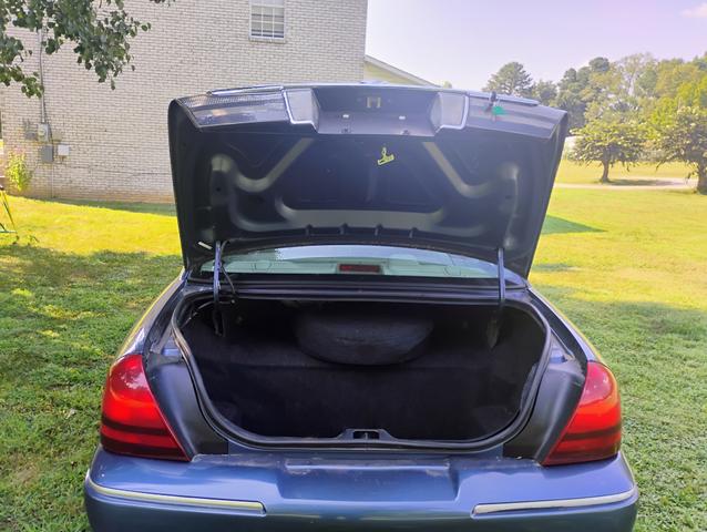 Photo of 2009 Blue Mercury Grand Marquis