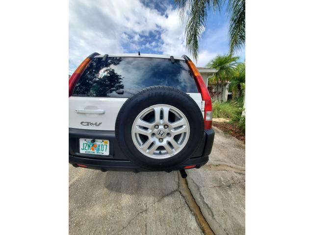 Photo of 2003 White Honda CR-V