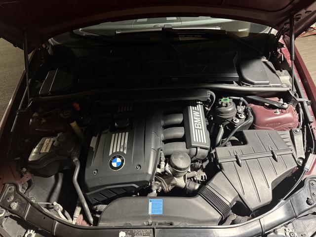 Photo of 2008 Red BMW 328