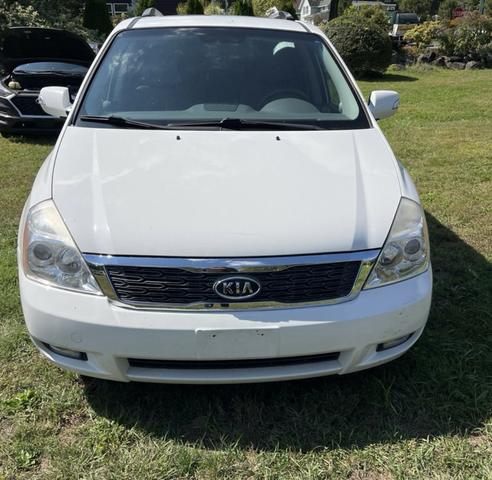 Photo of 2012 White Kia Sedona