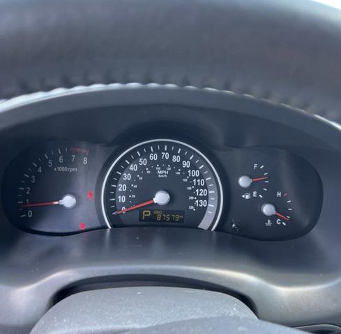 Photo of 2012 White Kia Sedona