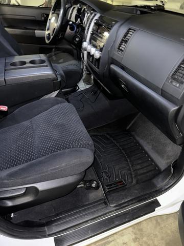 Photo of 2012 White Toyota Tundra