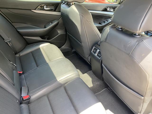 Photo of 2016 Red Nissan Maxima