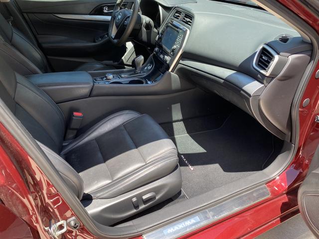 Photo of 2016 Red Nissan Maxima