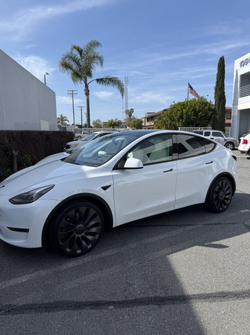 Photo of 2023 White Tesla Model Y
