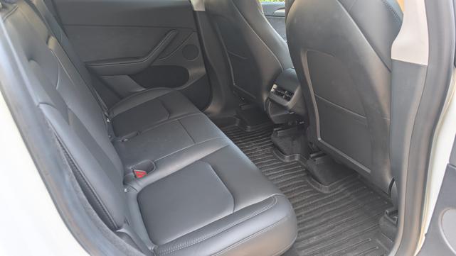 Photo of 2023 White Tesla Model Y