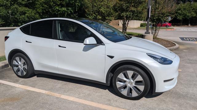 Photo of 2023 White Tesla Model Y
