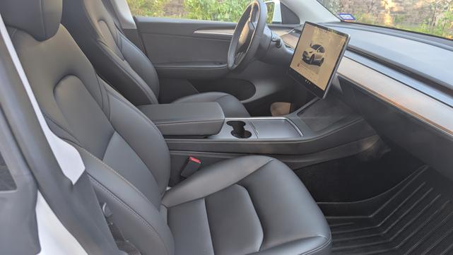 Photo of 2023 White Tesla Model Y