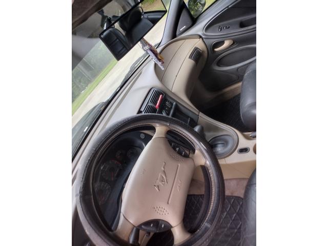 Photo of 2001 White Ford Mustang