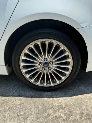 Photo of 2016 White Ford Fusion