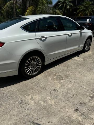 Photo of 2016 White Ford Fusion