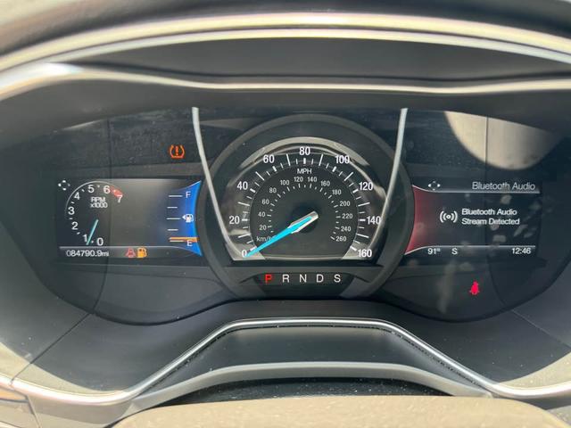 Photo of 2016 White Ford Fusion