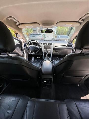 Photo of 2016 White Ford Fusion