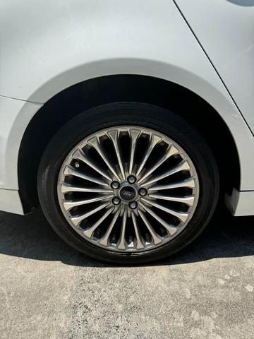 Photo of 2016 White Ford Fusion