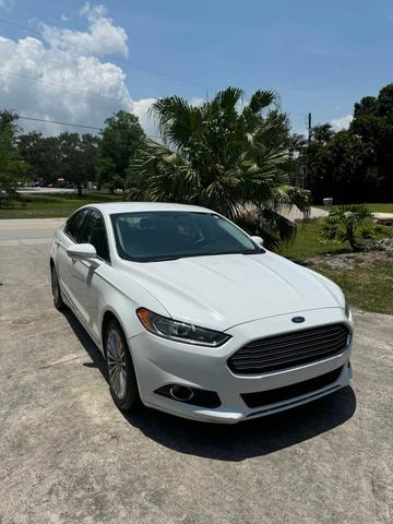 Photo of 2016 White Ford Fusion