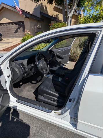 Photo of 2012 White Nissan Altima