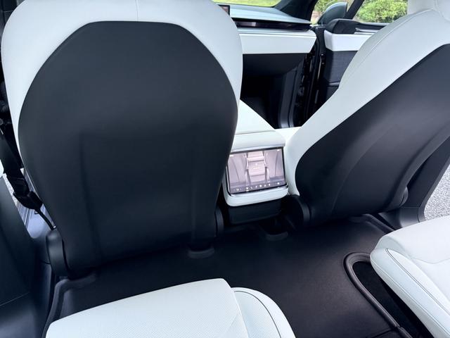 Photo of 2024 Black Tesla Model X
