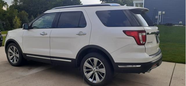Photo of 2018 White Ford Explorer